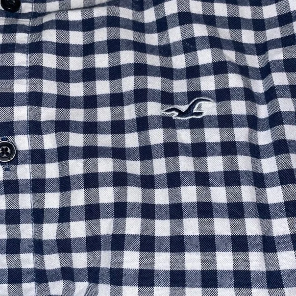 Hollister long sleeve shirt.  M. - Picture 4 of 6